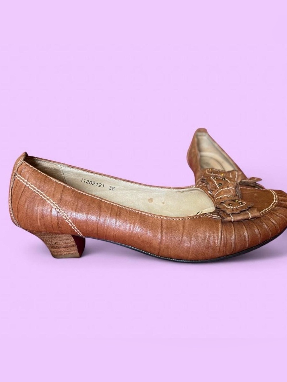 Brown Leather Bow-Accent Kitten Heels